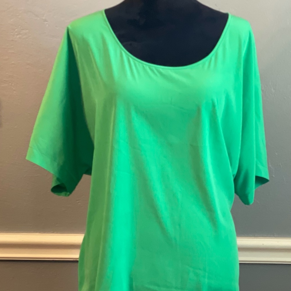 Green short sleeve blouse